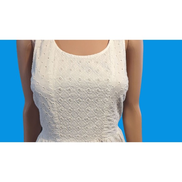 American Eagle Size 4 White Eyelet Cotton Mini Dress Zippered Back Coquette - Picture 2 of 13